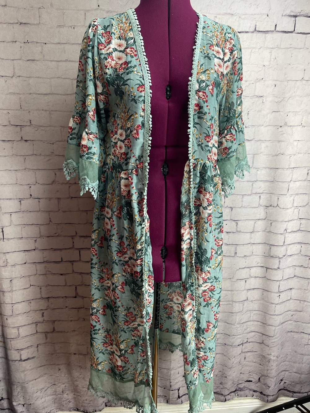 Umgee size small sage green floral print duster
